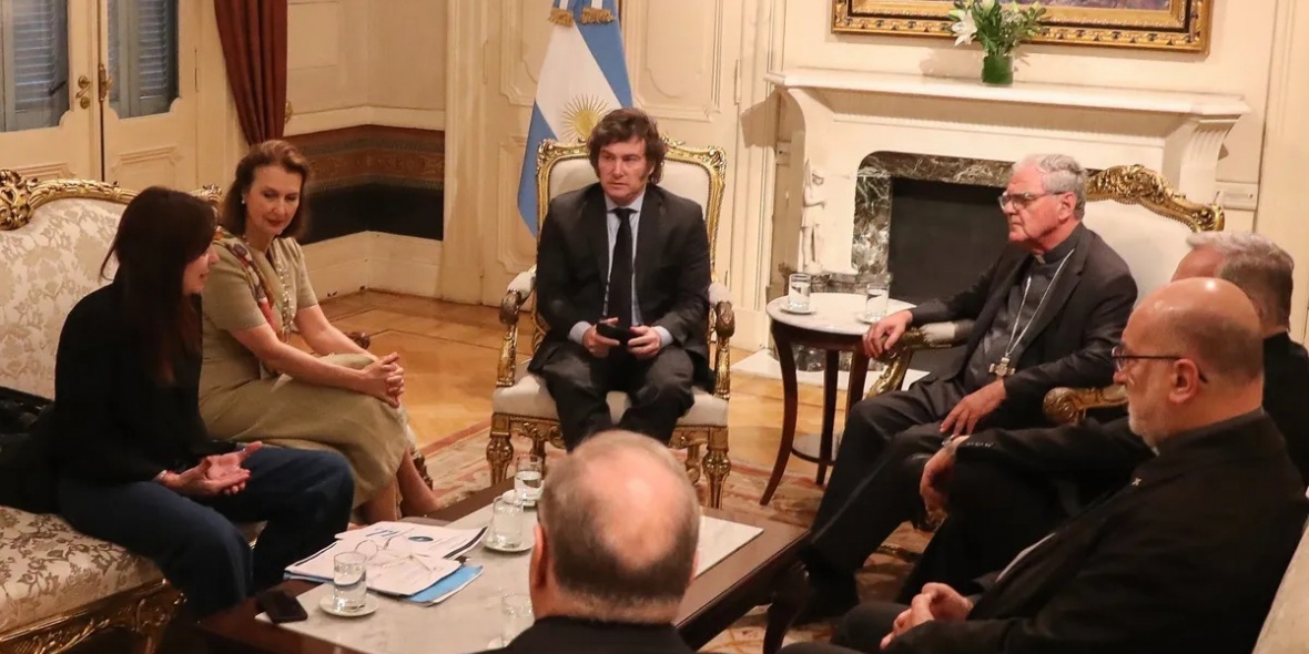 Javier Milei con representantes de la Iglesia argentina.